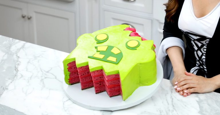 Tort zombie na Halloween. Inspirowany grą The Sims 4